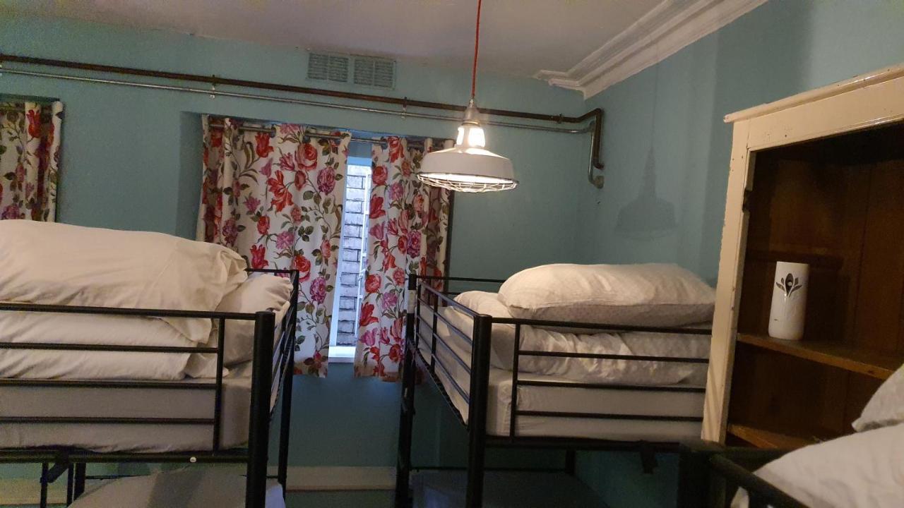 Mrs Potts Hostel Cardiff Ngoại thất bức ảnh