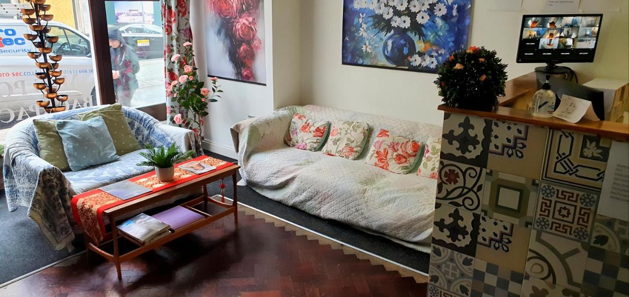 Mrs Potts Hostel Cardiff Ngoại thất bức ảnh
