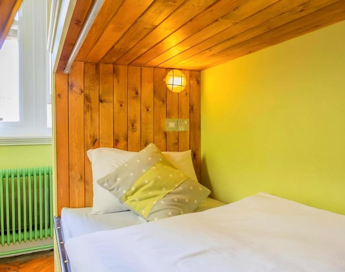 Mrs Potts Hostel Cardiff Ngoại thất bức ảnh