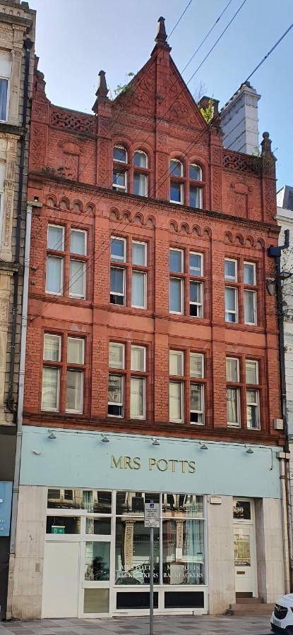 Mrs Potts Hostel Cardiff Ngoại thất bức ảnh