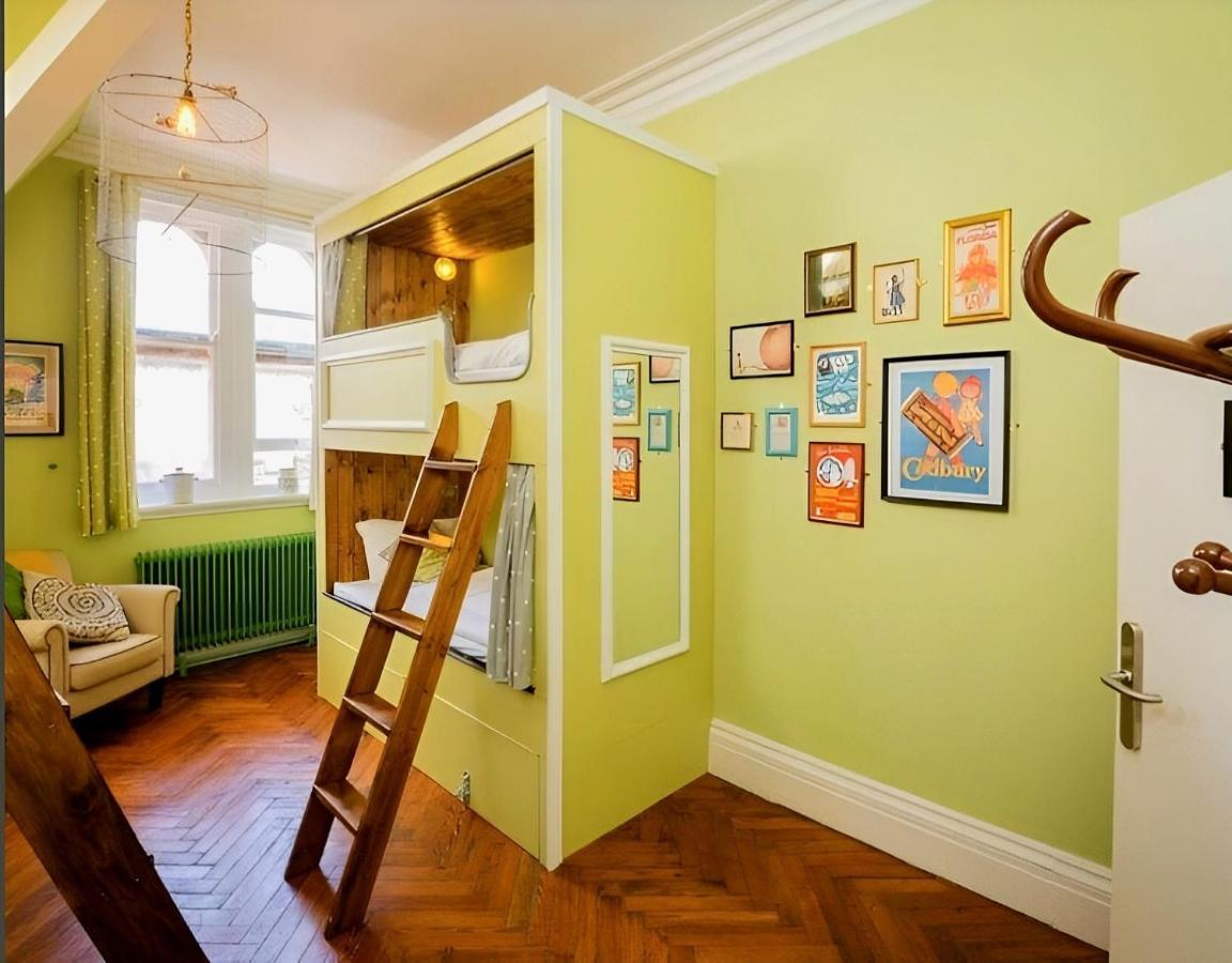 Mrs Potts Hostel Cardiff Ngoại thất bức ảnh