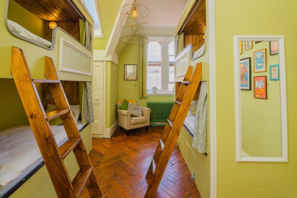 Mrs Potts Hostel Cardiff Ngoại thất bức ảnh