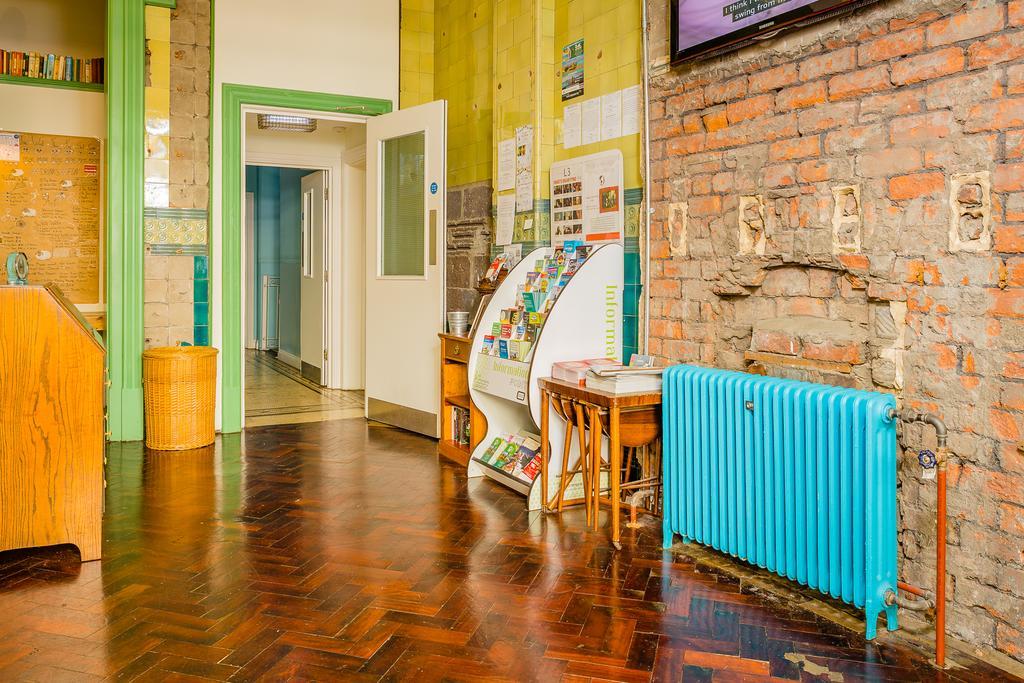 Mrs Potts Hostel Cardiff Ngoại thất bức ảnh