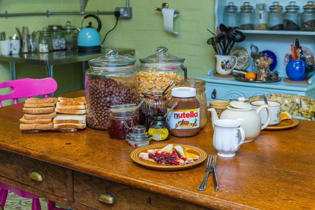 Mrs Potts Hostel Cardiff Ngoại thất bức ảnh
